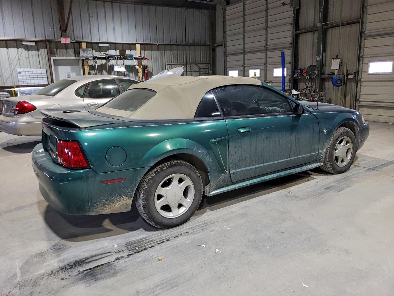2000 FORD MUSTANG photo 3