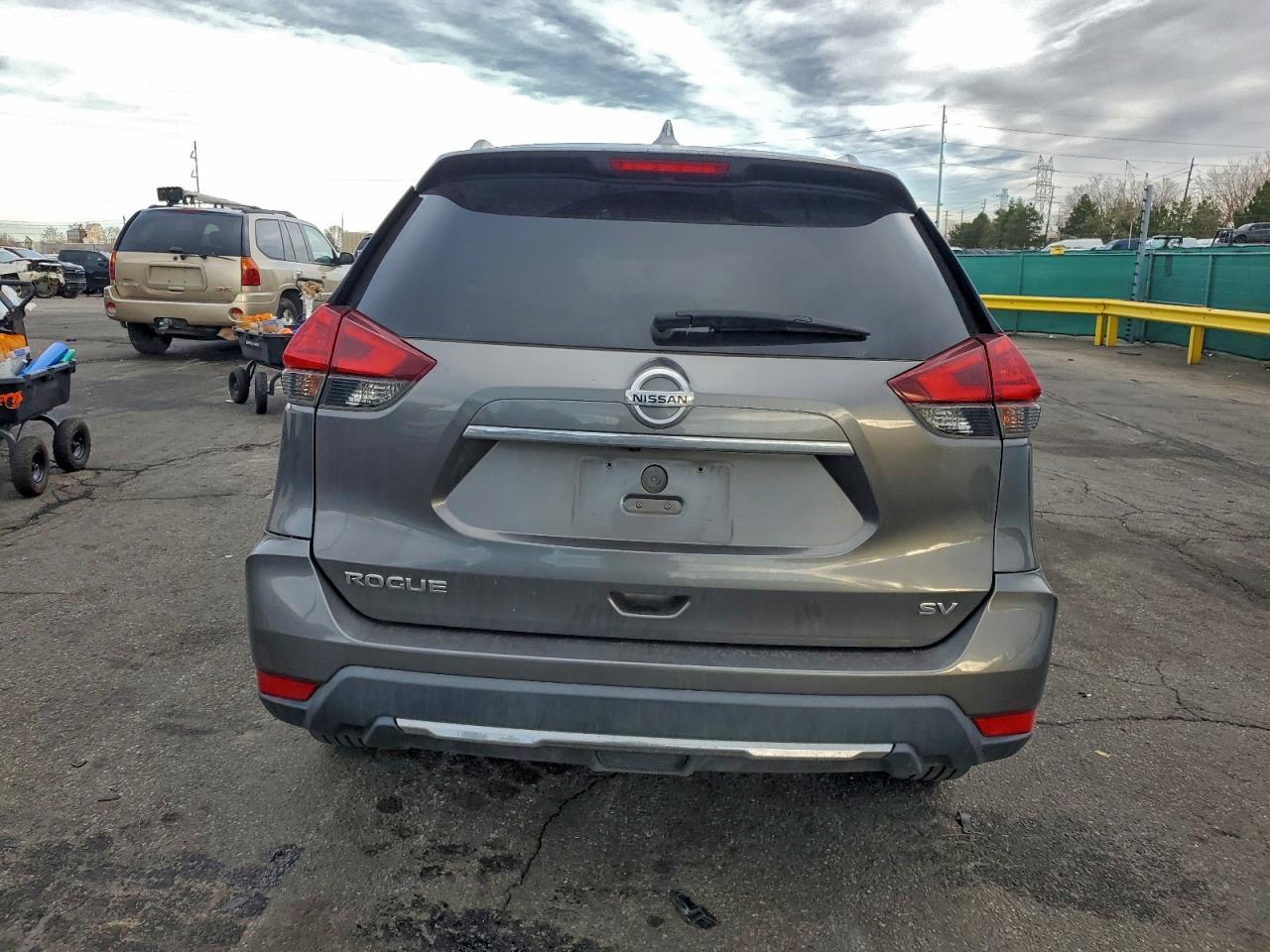 2017 NISSAN ROGUE S photo 11