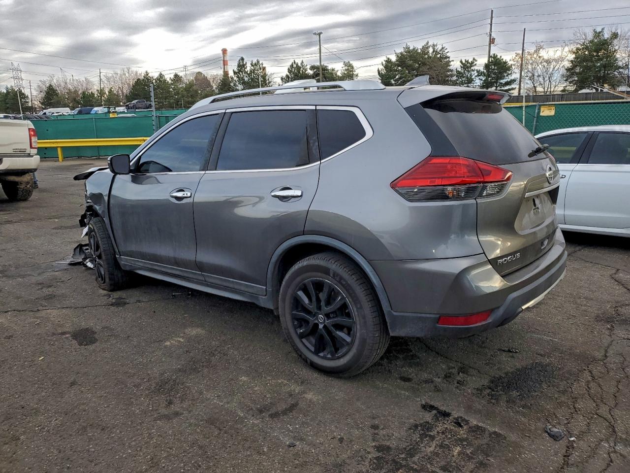 2017 NISSAN ROGUE S photo 3