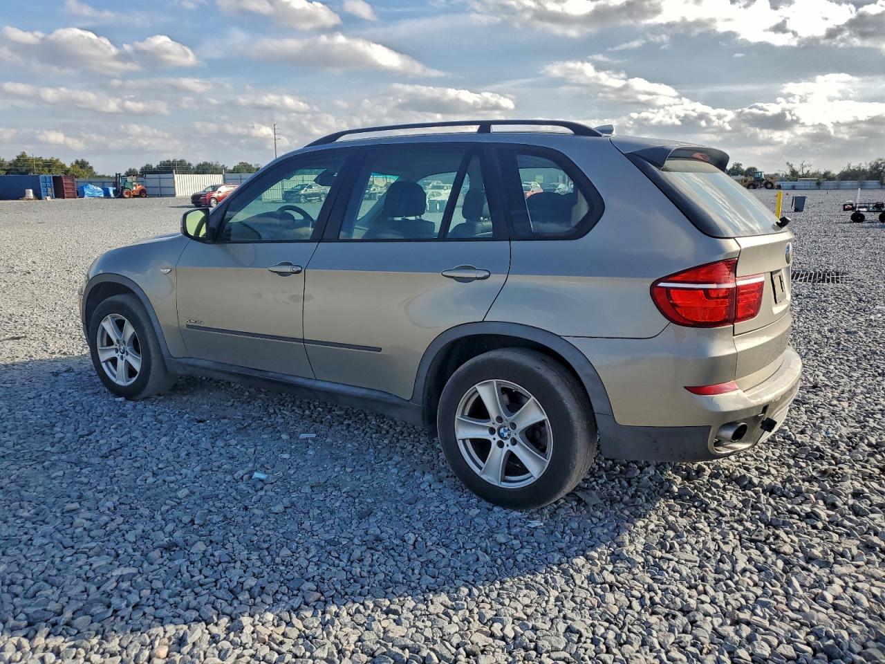 2011 BMW X5 XDRIVE35I photo 2