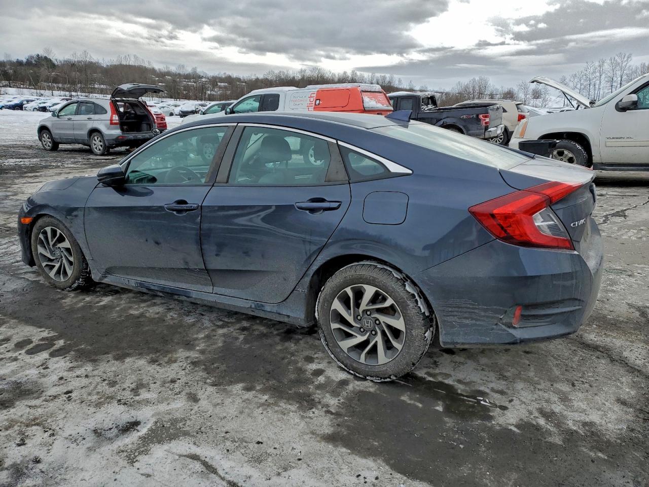 2017 HONDA CIVIC EX photo 3