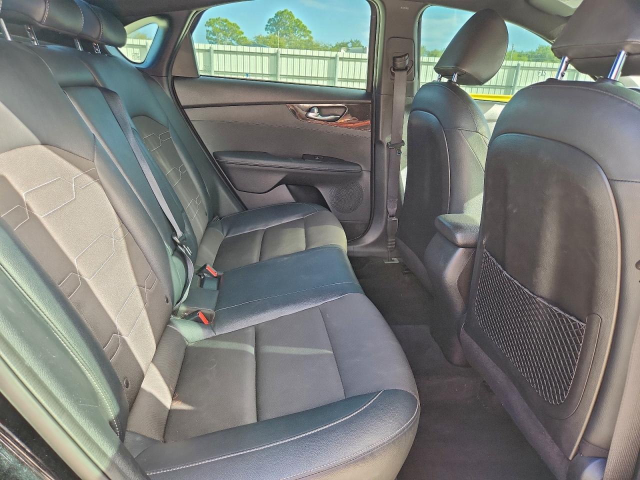 2023 KIA FORTE GT LINE photo 28