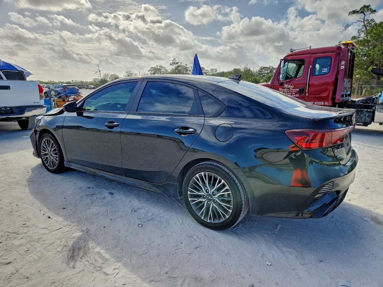 2023 KIA FORTE GT LINE photo 4