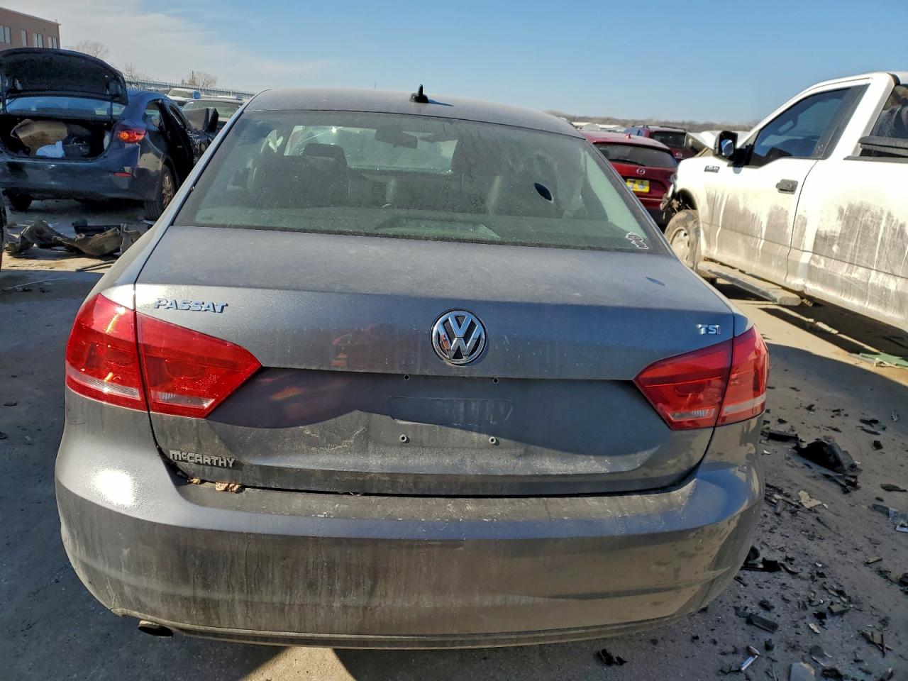 2015 VOLKSWAGEN PASSAT S photo 6