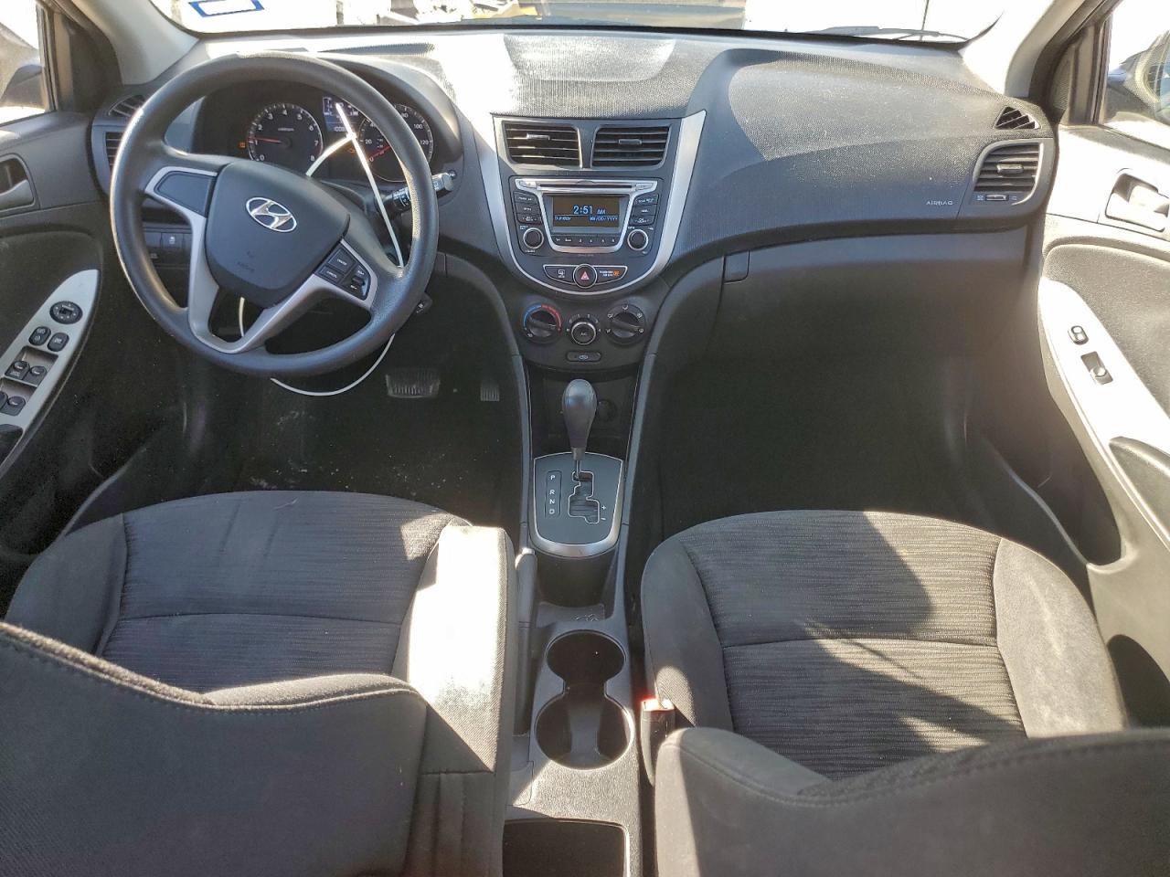 2017 HYUNDAI ACCENT SE photo 8