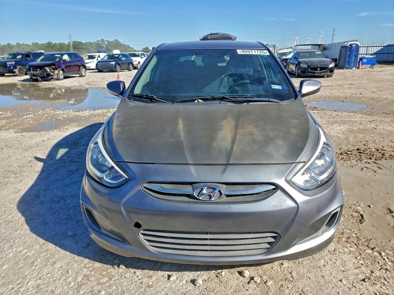 2017 HYUNDAI ACCENT SE photo 5