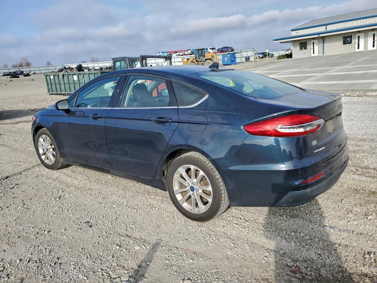 2020 FORD FUSION SE photo 2