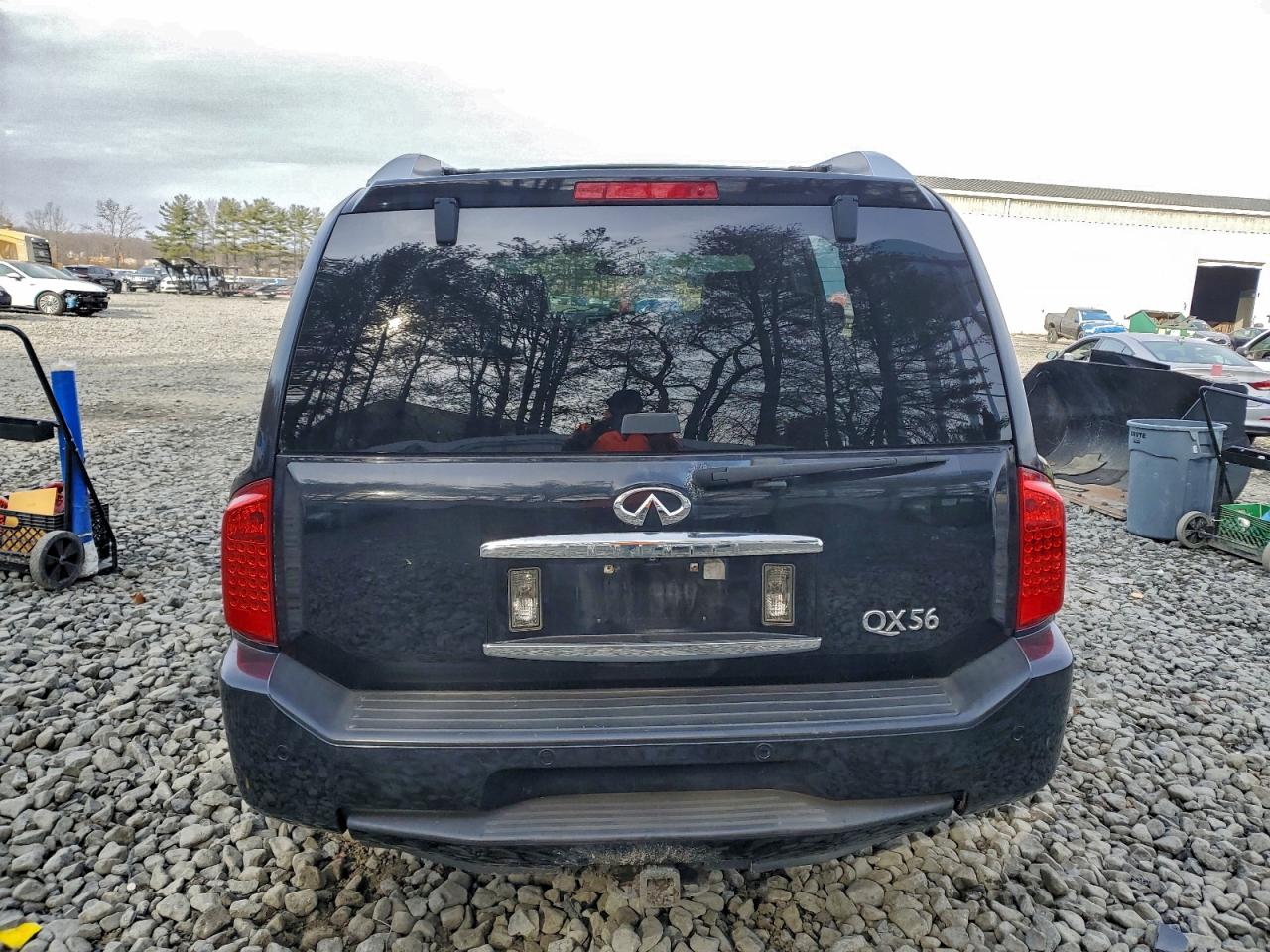 2010 INFINITI QX56 photo 16