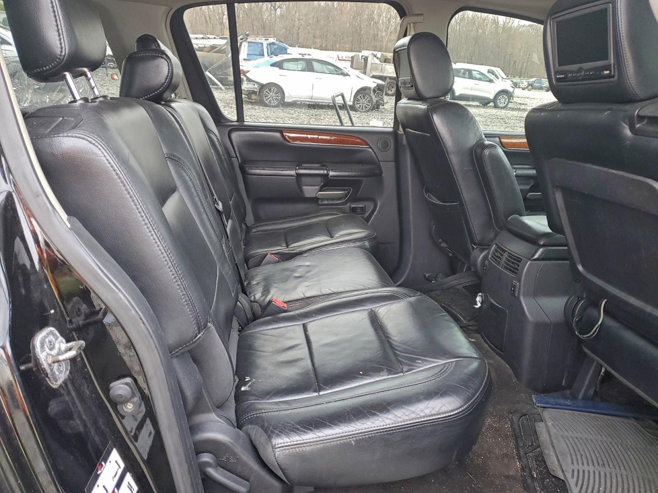 2010 INFINITI QX56 photo 31