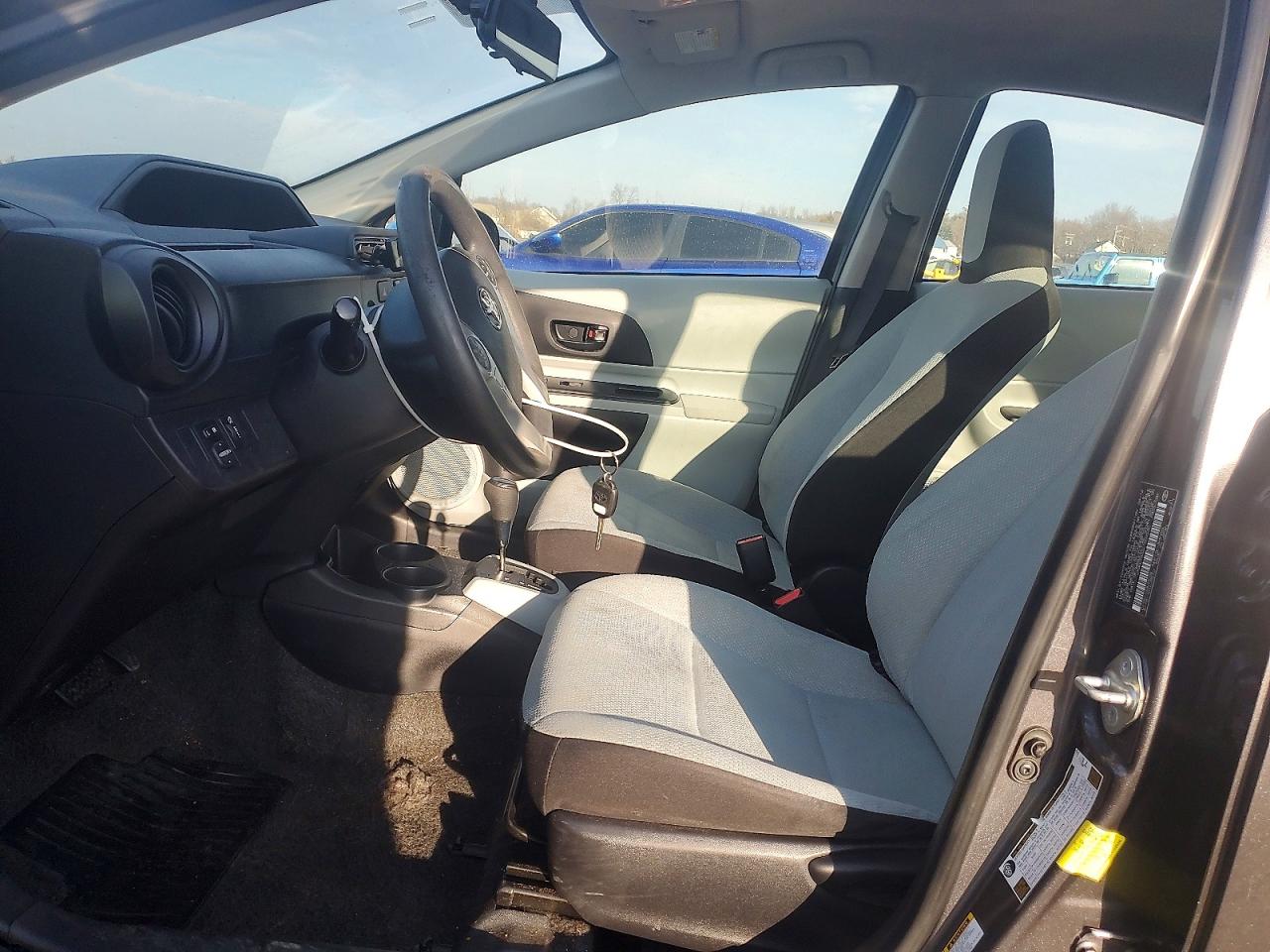 2012 TOYOTA PRIUS C photo 7