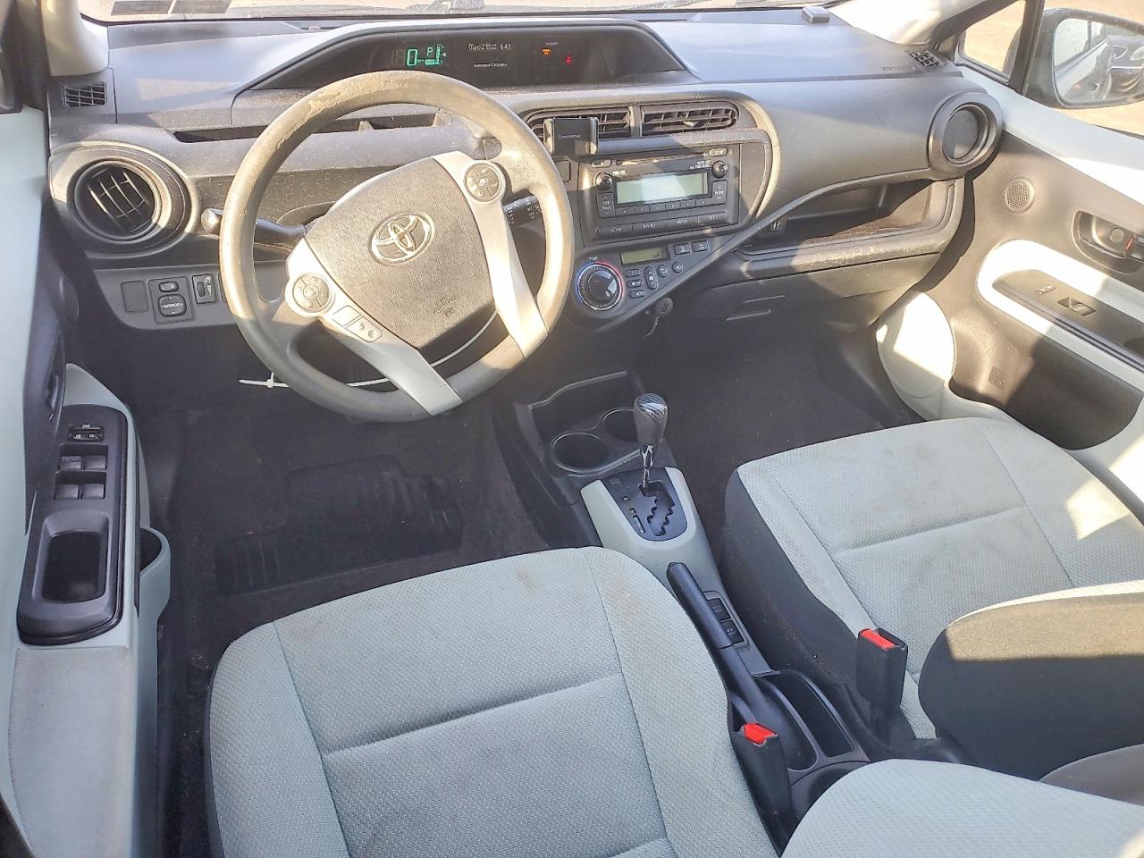 2012 TOYOTA PRIUS C photo 8