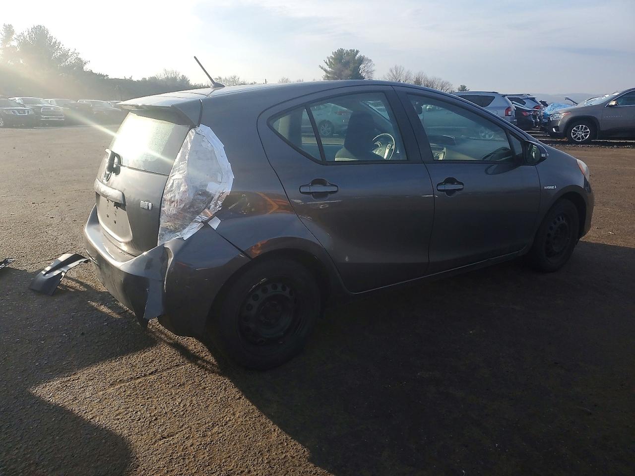2012 TOYOTA PRIUS C photo 3