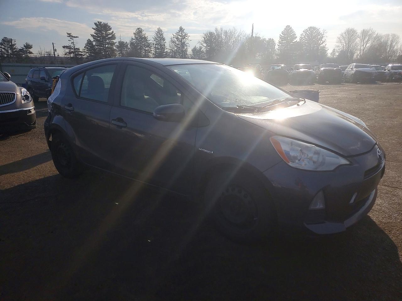 2012 TOYOTA PRIUS C photo 4