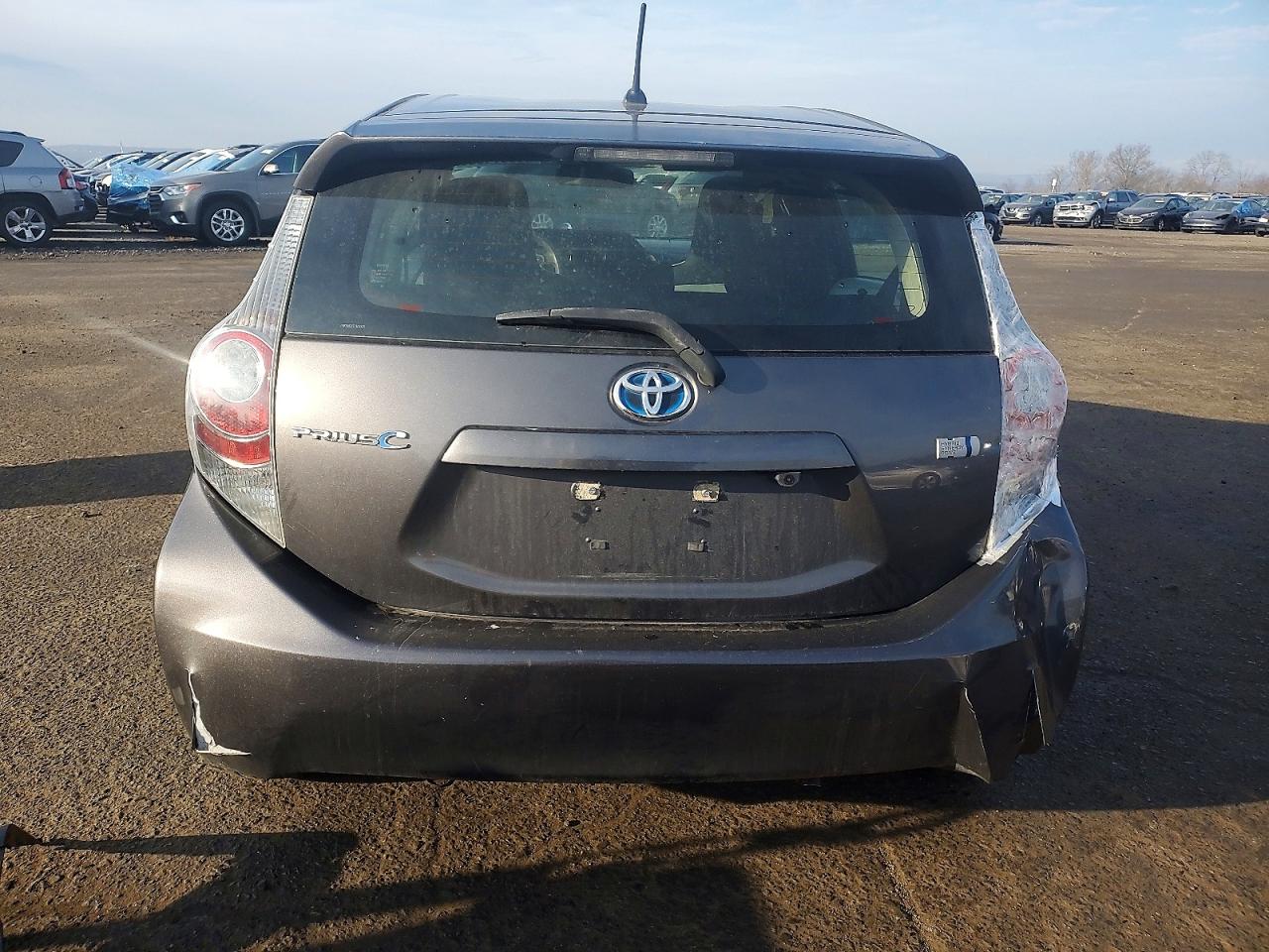 2012 TOYOTA PRIUS C photo 6
