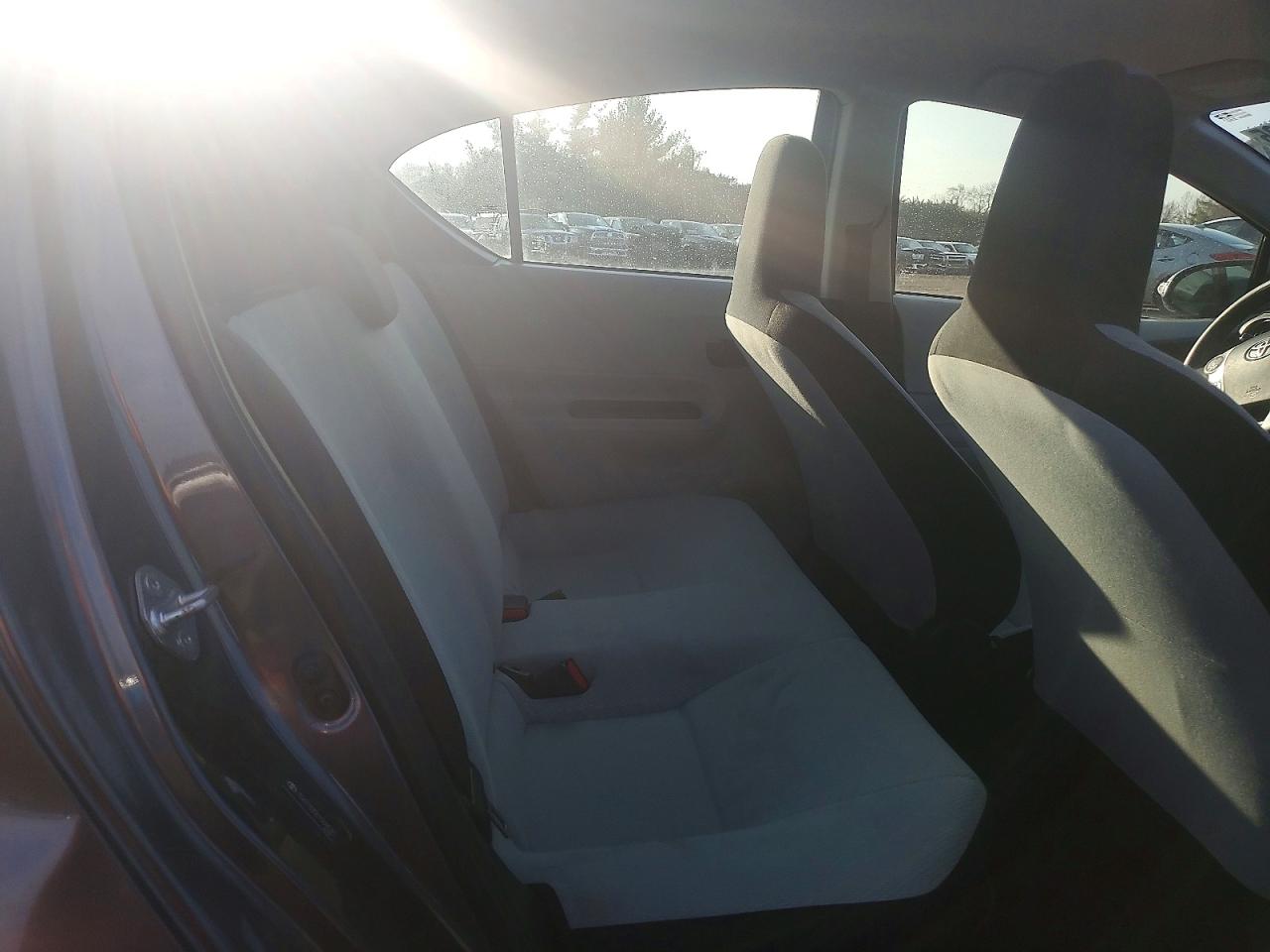 2012 TOYOTA PRIUS C photo 10