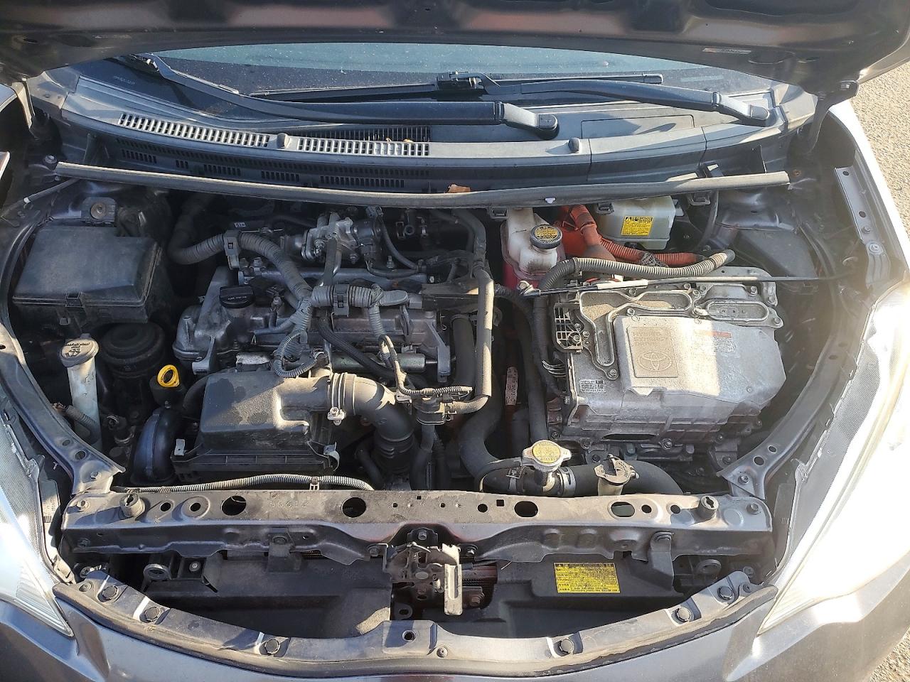 2012 TOYOTA PRIUS C photo 11