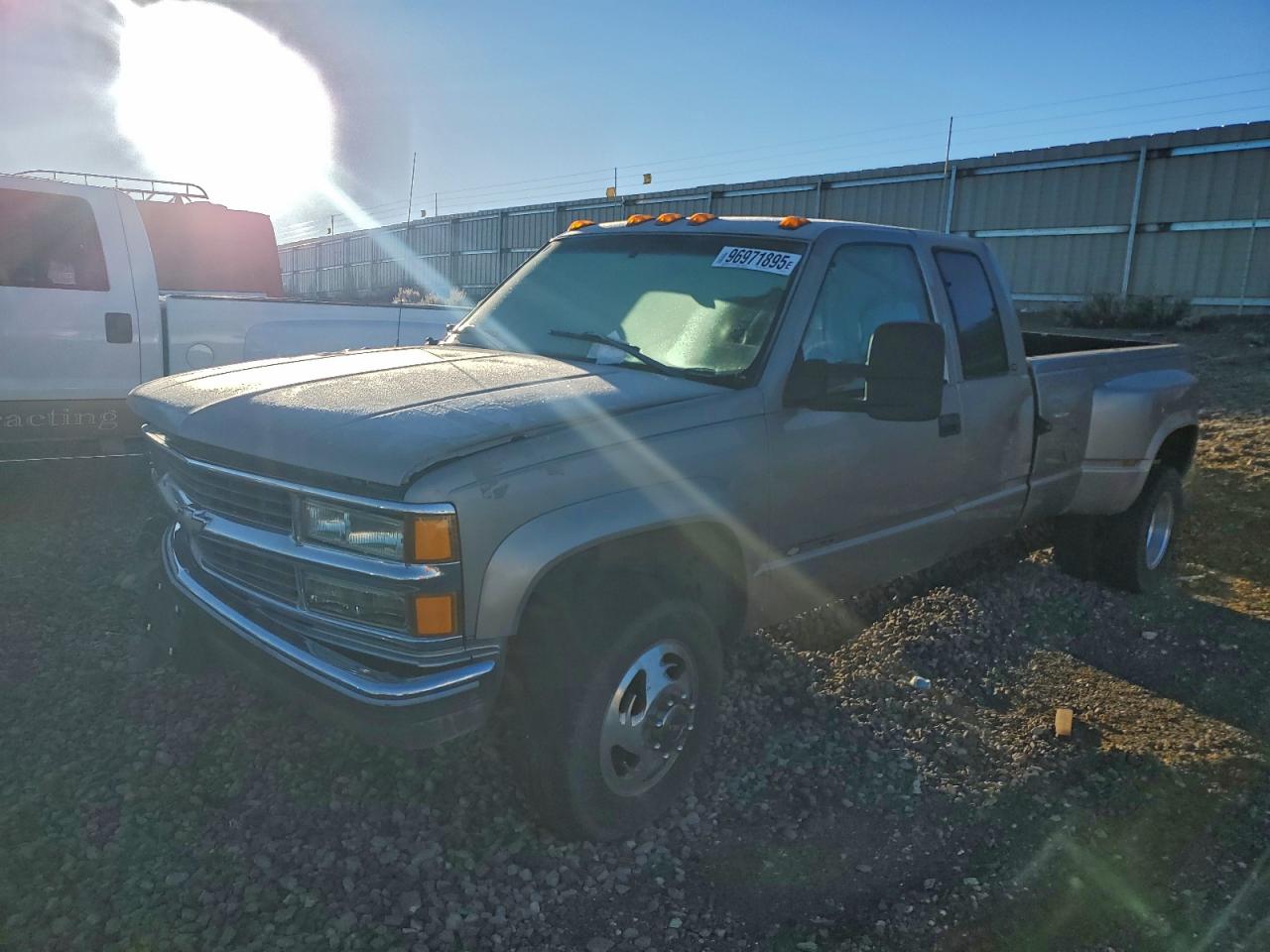 1998 CHEVROLET GMT-400 K3500 — VANDALISM damage — photo 1