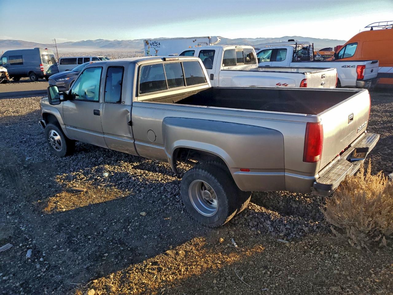 1998 CHEVROLET GMT-400 K3500 photo 3