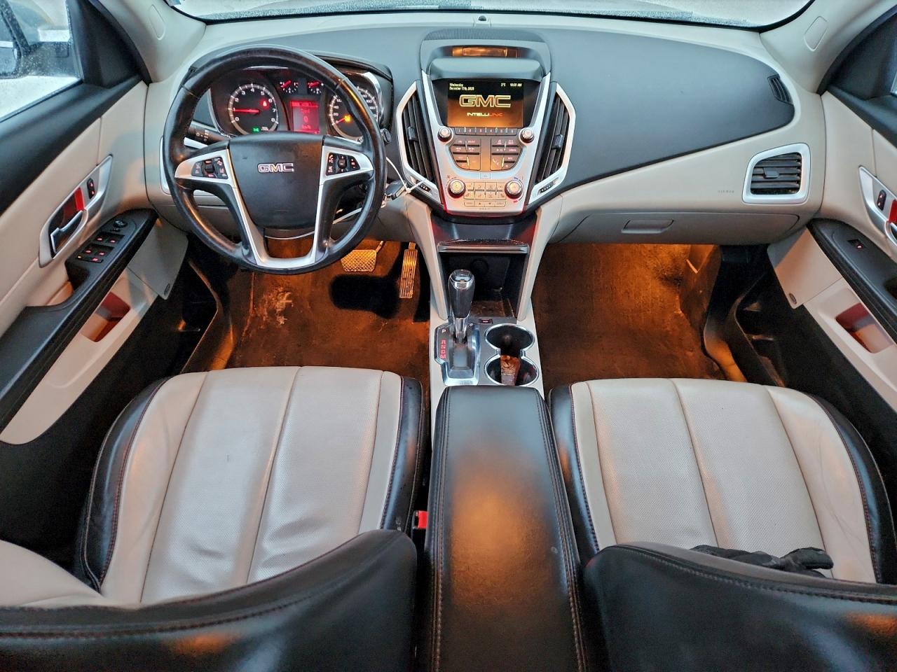 2017 GMC TERRAIN SLT photo 8