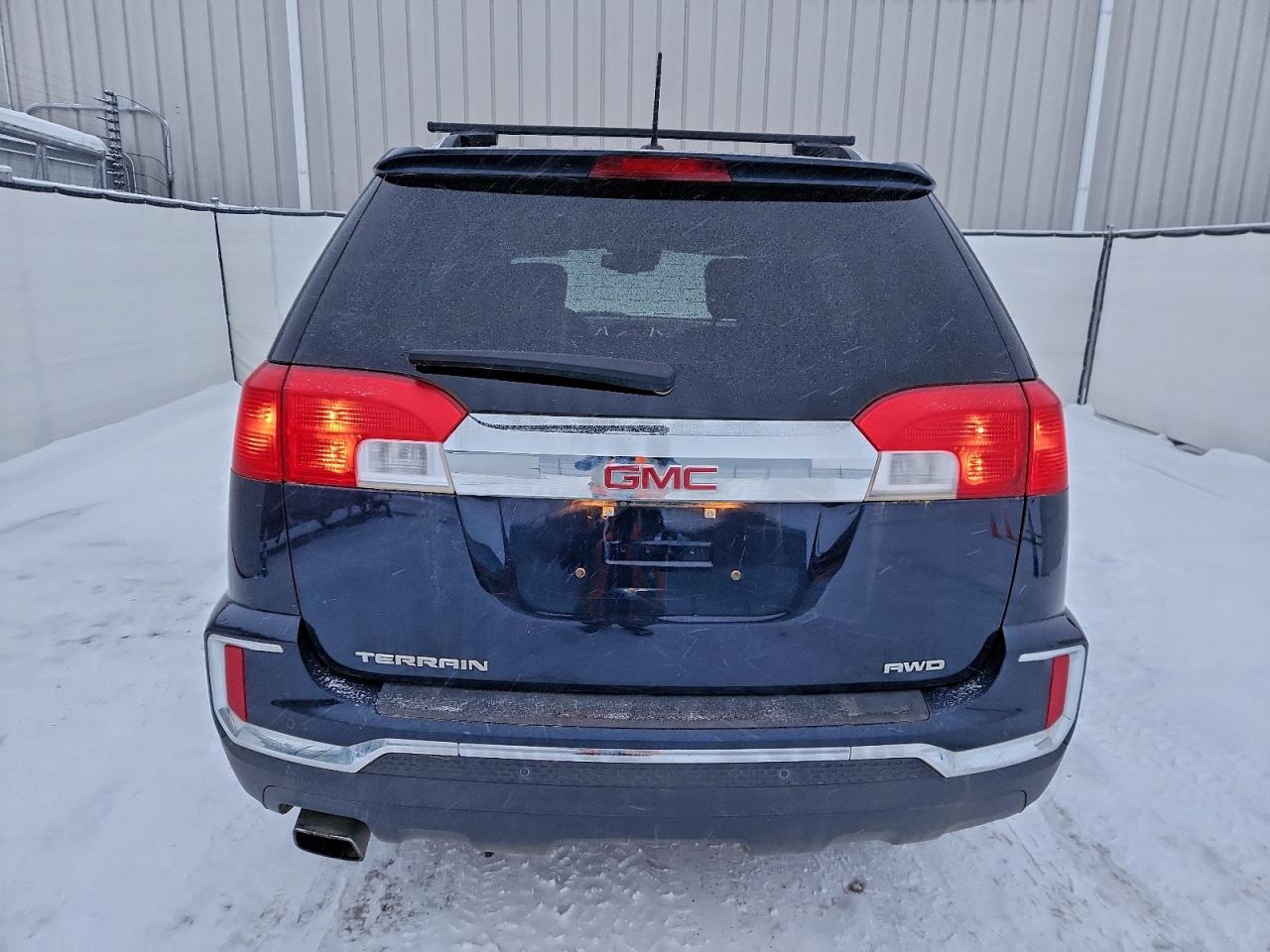 2017 GMC TERRAIN SLT photo 6