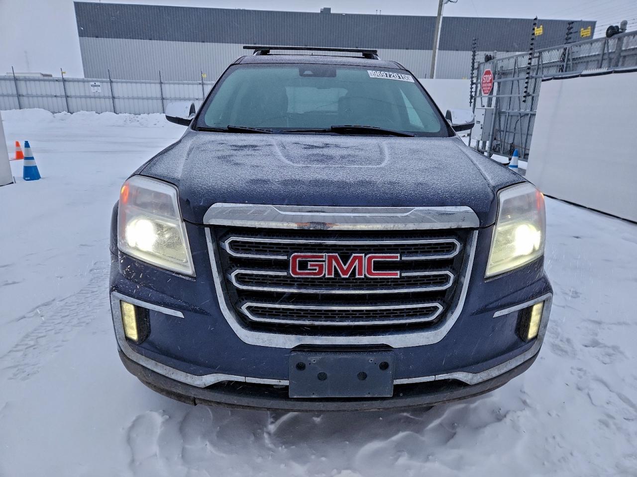 2017 GMC TERRAIN SLT photo 5