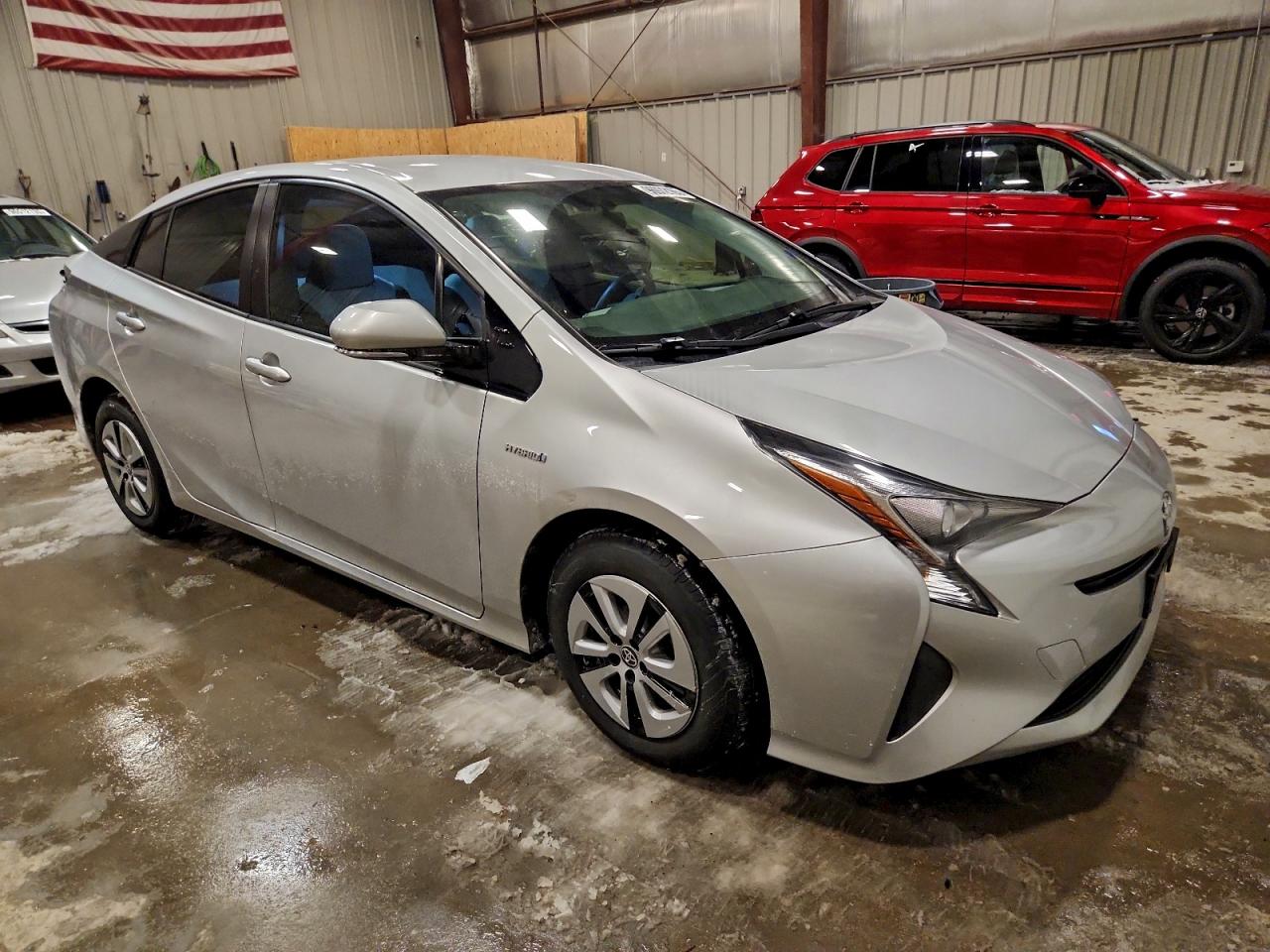 2016 TOYOTA PRIUS photo 7