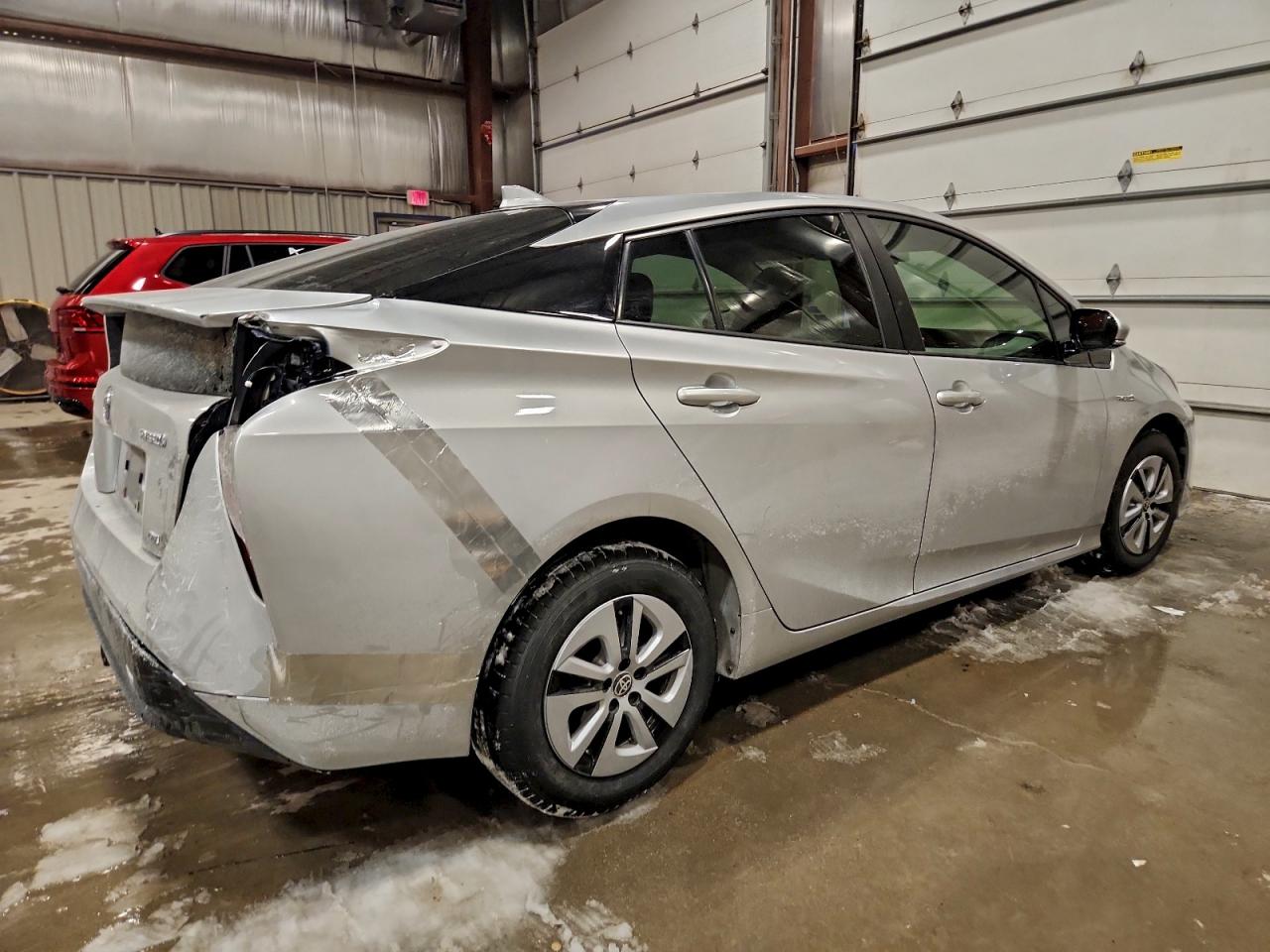 2016 TOYOTA PRIUS photo 5