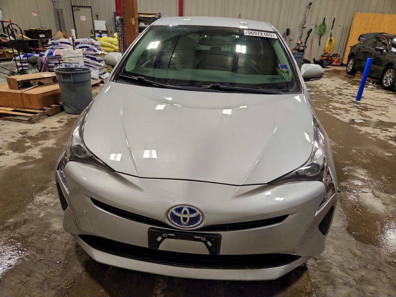 2016 TOYOTA PRIUS photo 9