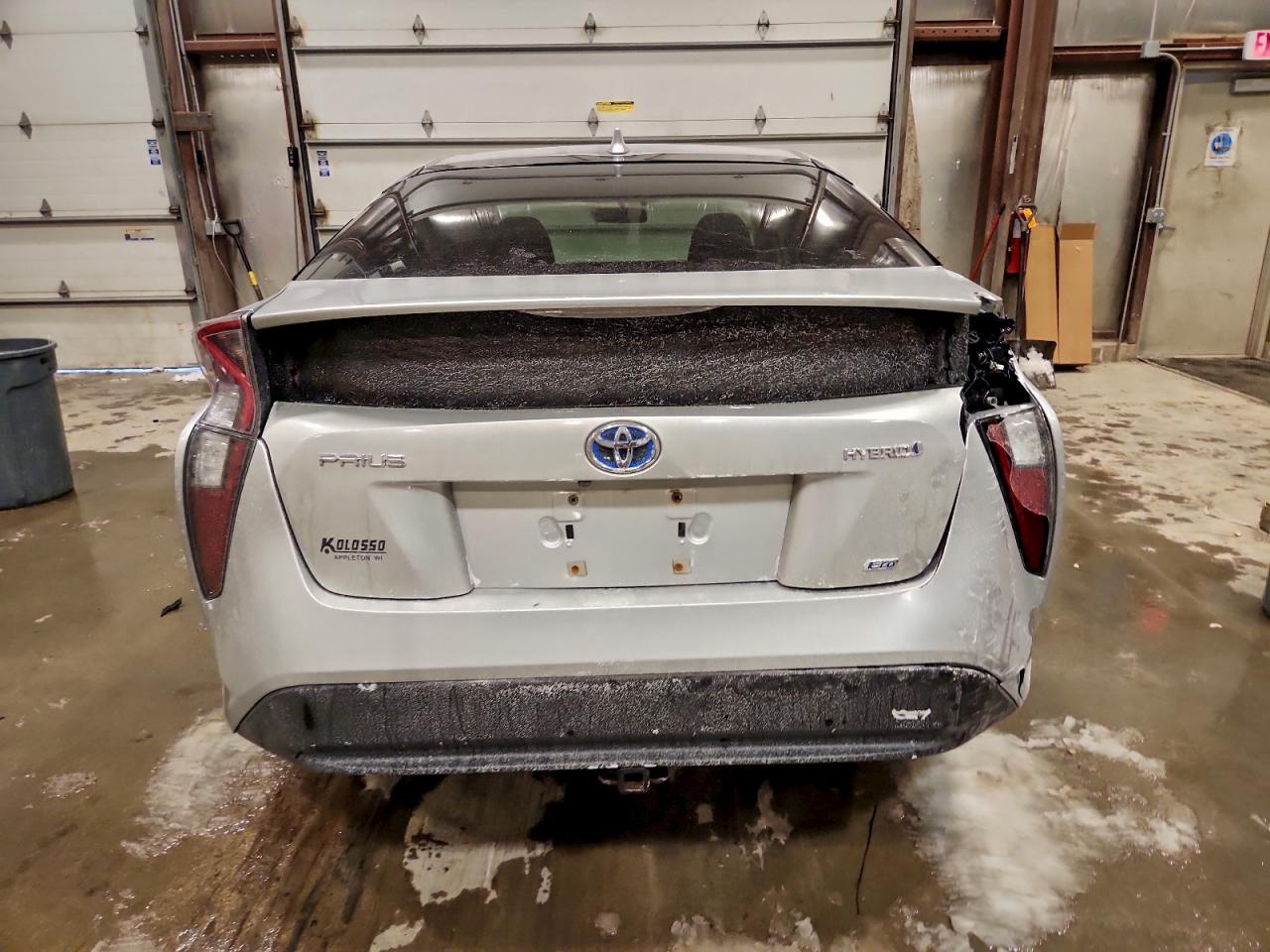 2016 TOYOTA PRIUS photo 11