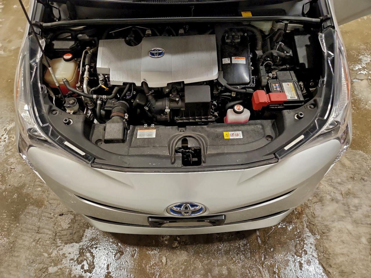 2016 TOYOTA PRIUS photo 21