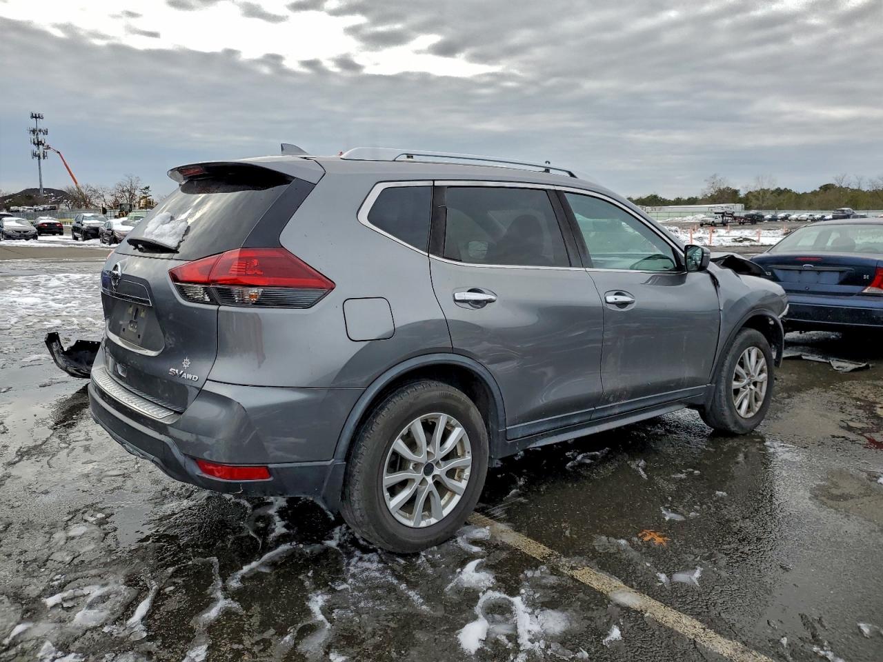 2018 NISSAN ROGUE S photo 3
