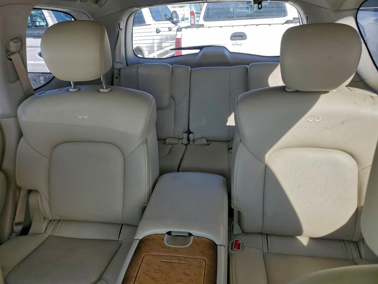 2012 INFINITI QX56 photo 19