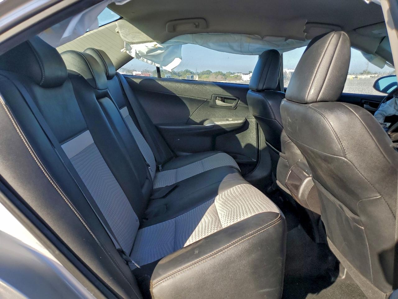 2014 TOYOTA CAMRY L photo 19