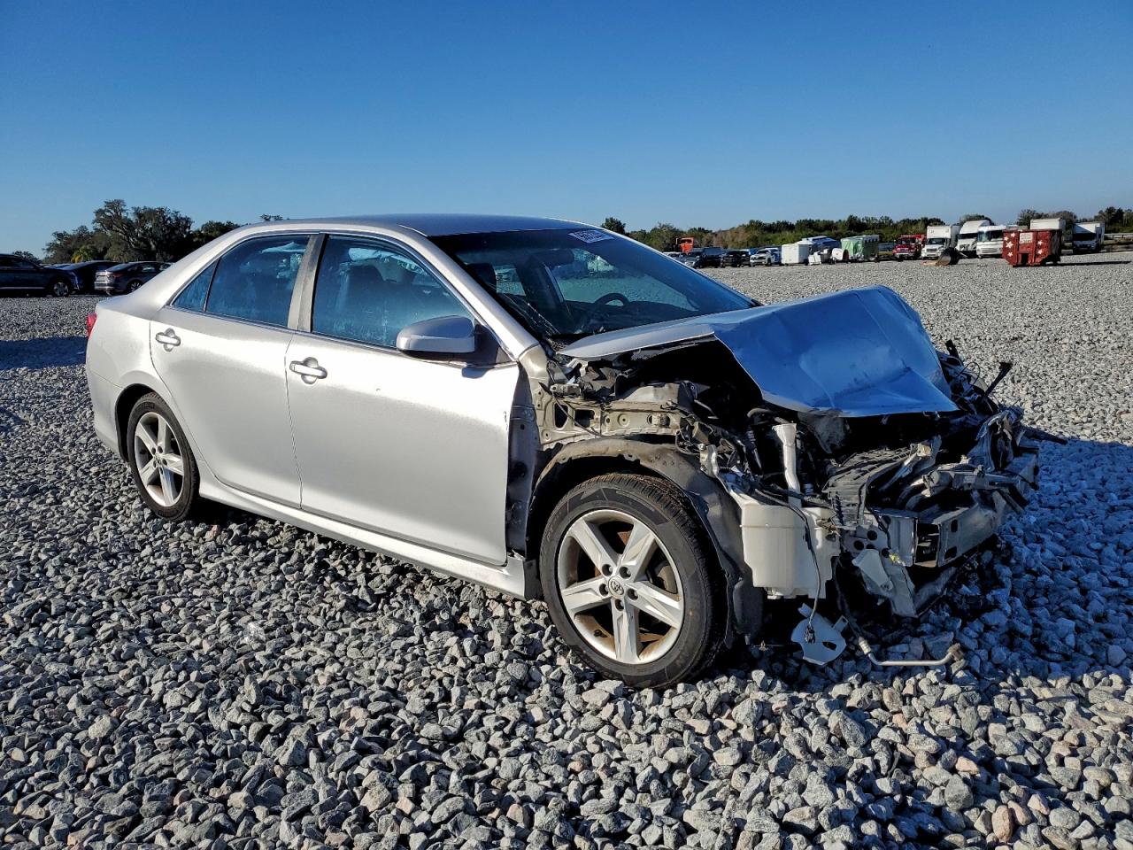 2014 TOYOTA CAMRY L photo 7