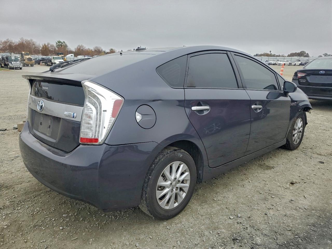 2014 TOYOTA PRIUS PLUG-IN photo 3
