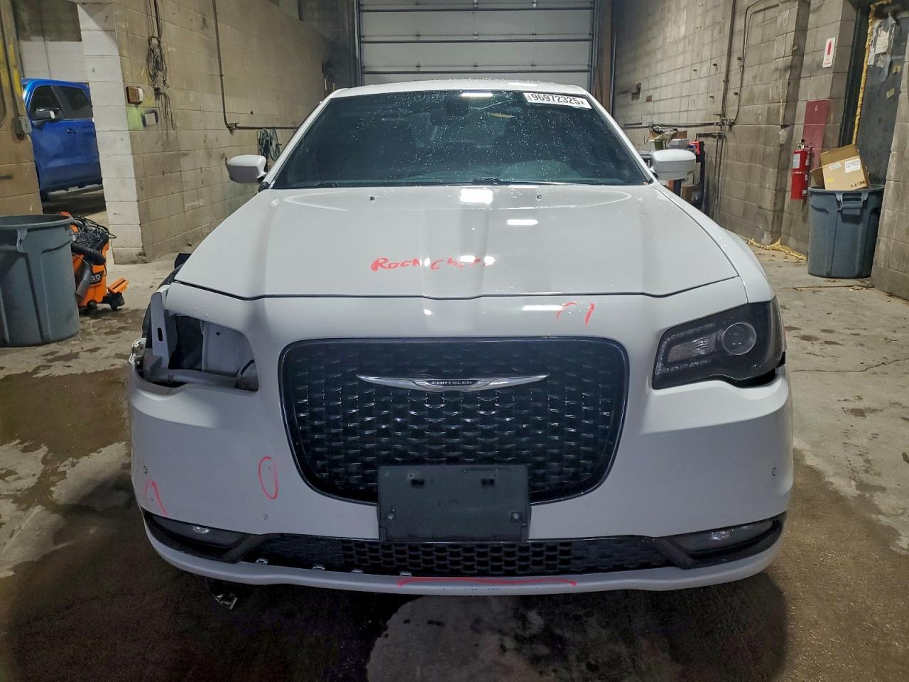 2015 CHRYSLER 300 S photo 9