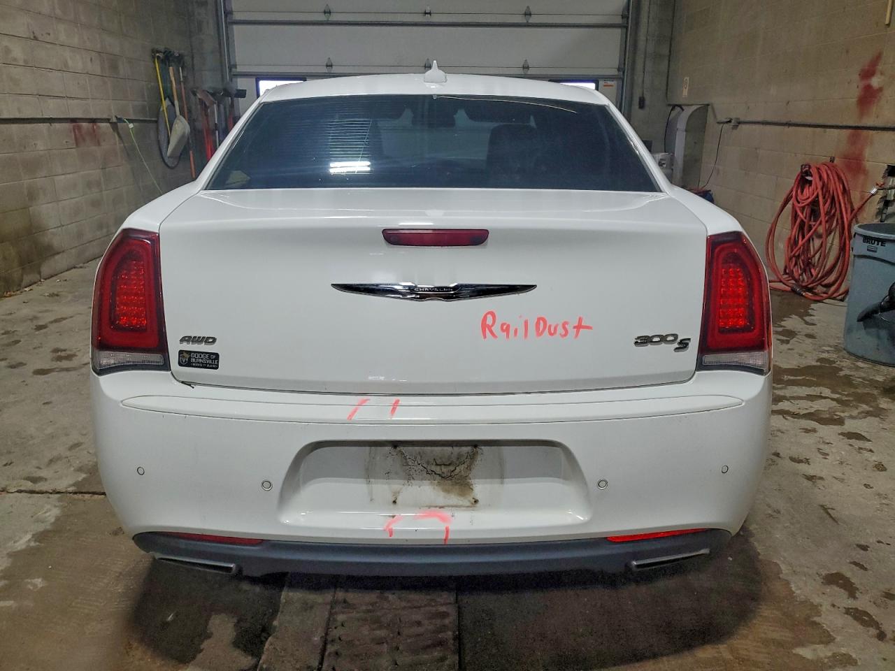 2015 CHRYSLER 300 S photo 11