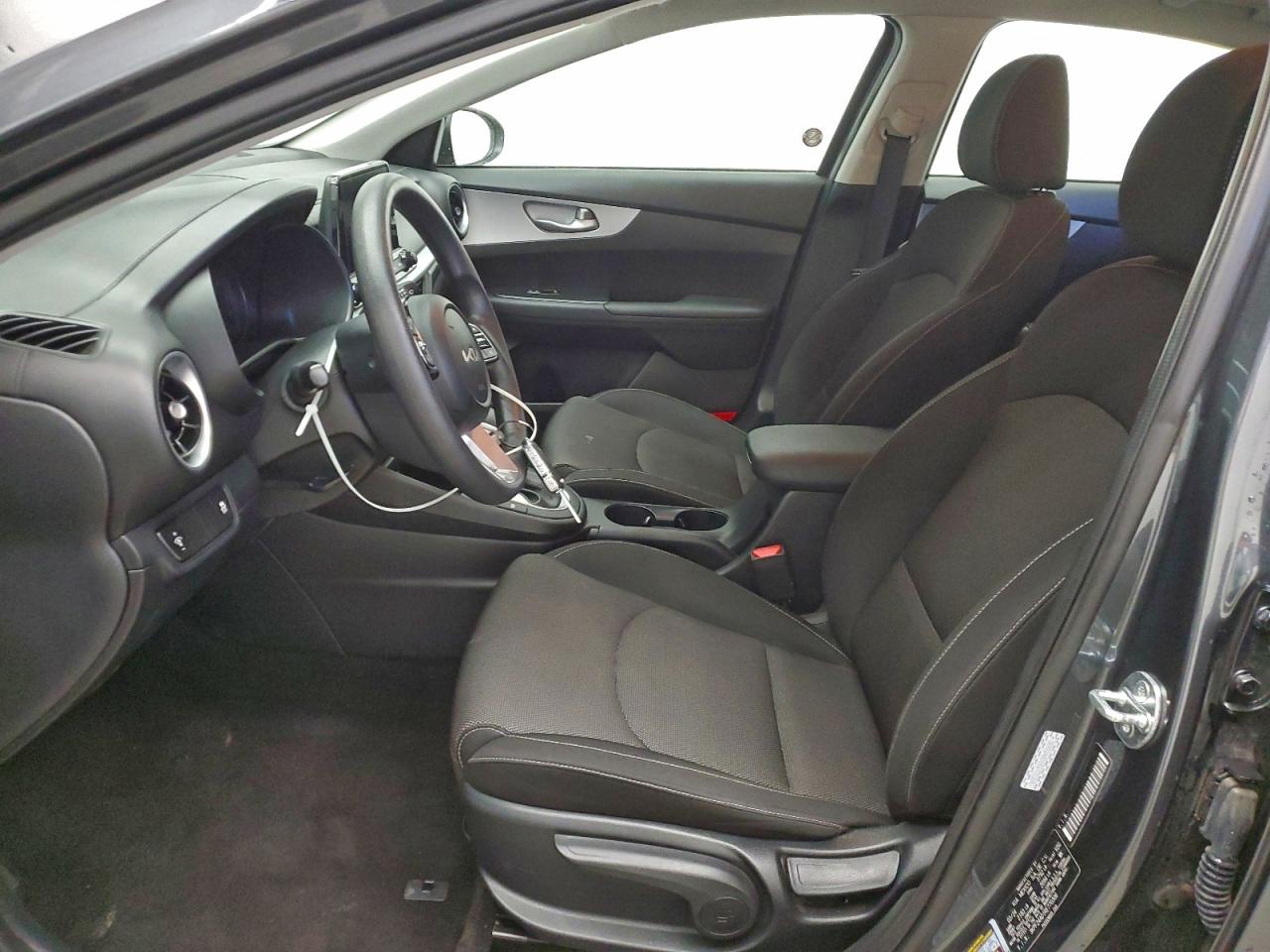 2024 KIA FORTE LX photo 25