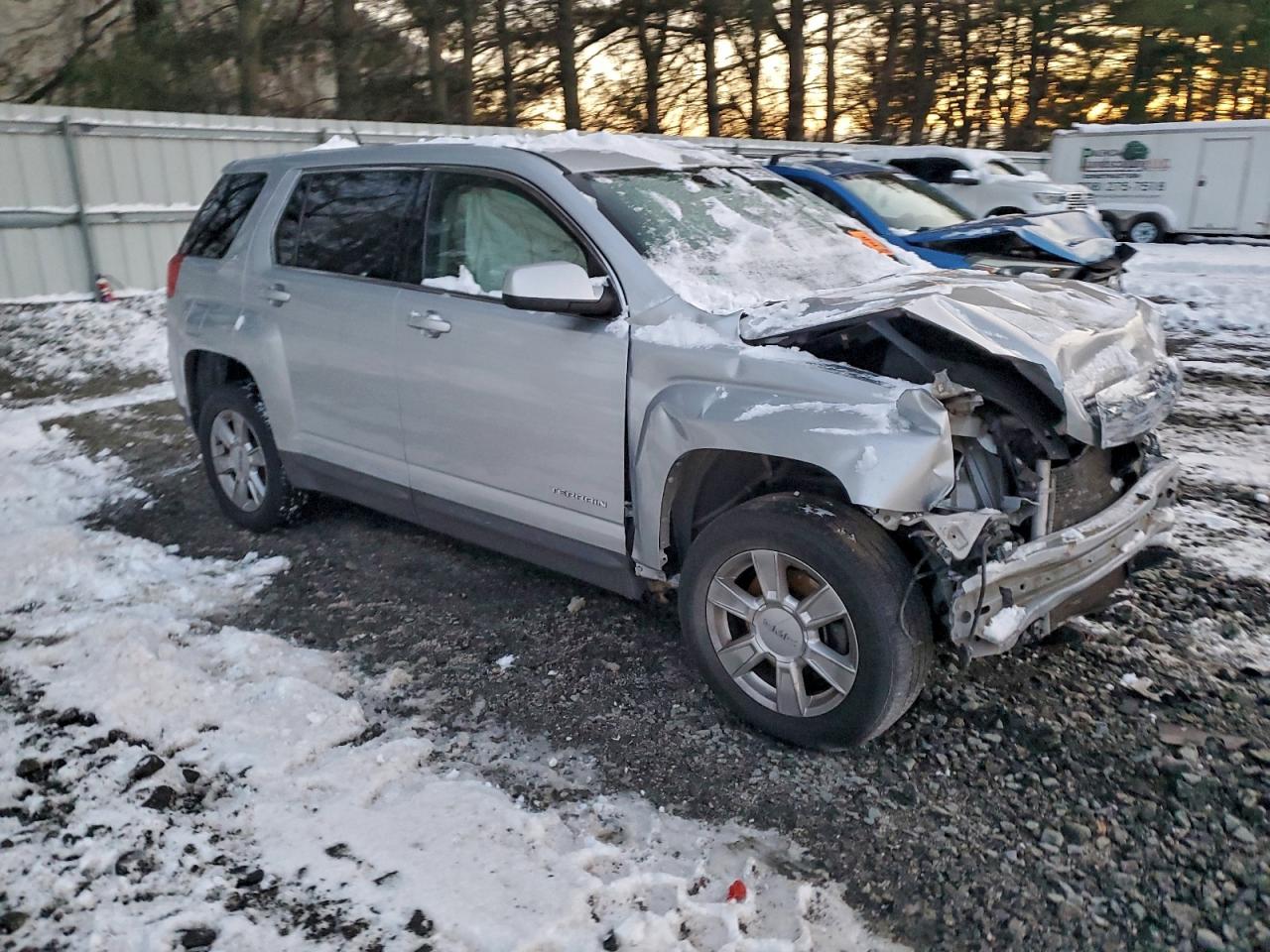 2011 GMC TERRAIN SLE photo 4