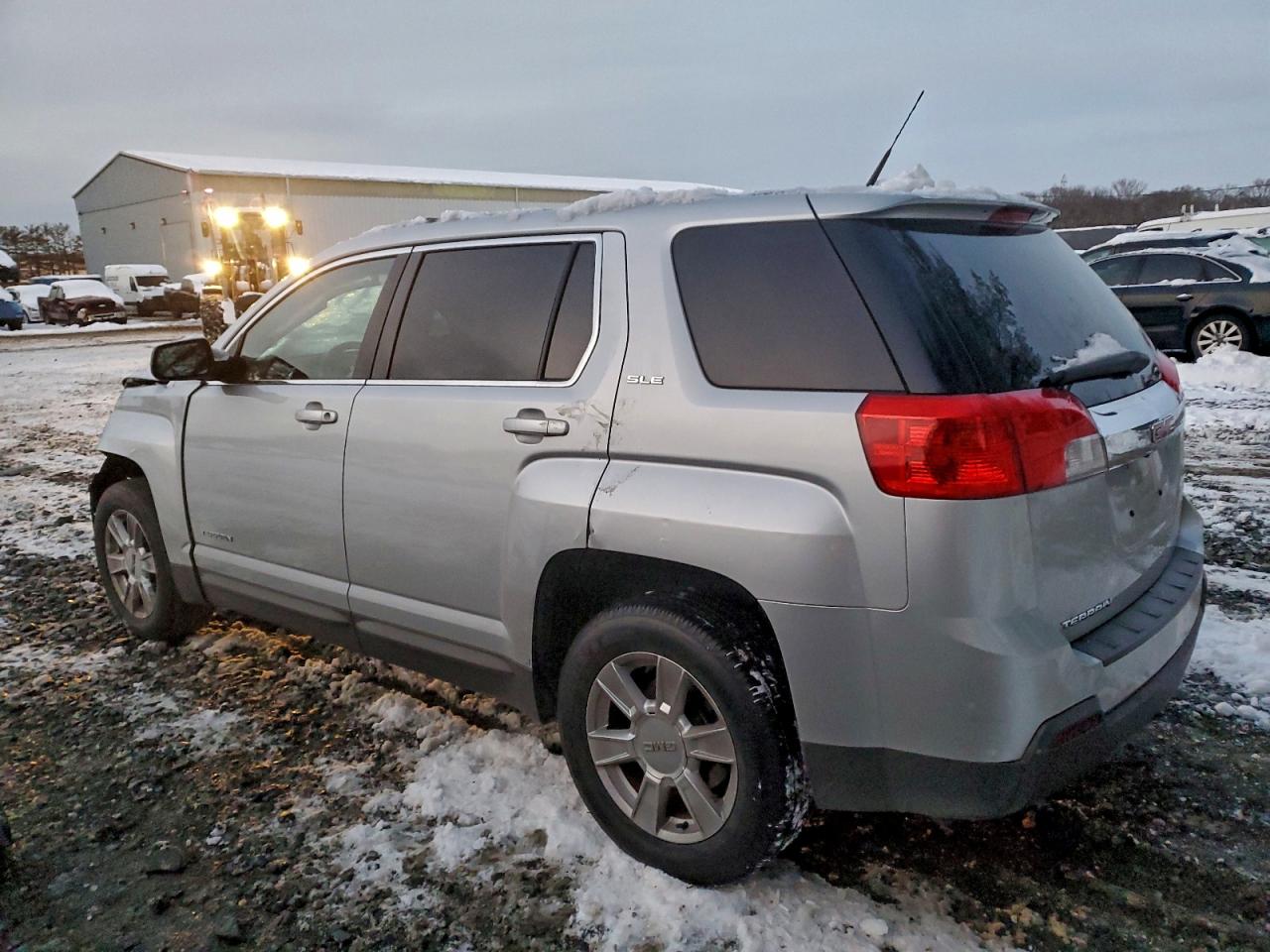 2011 GMC TERRAIN SLE photo 2