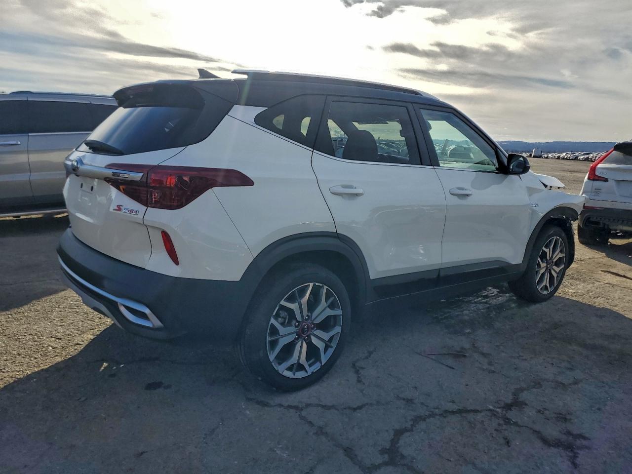 2021 KIA SELTOS S photo 3