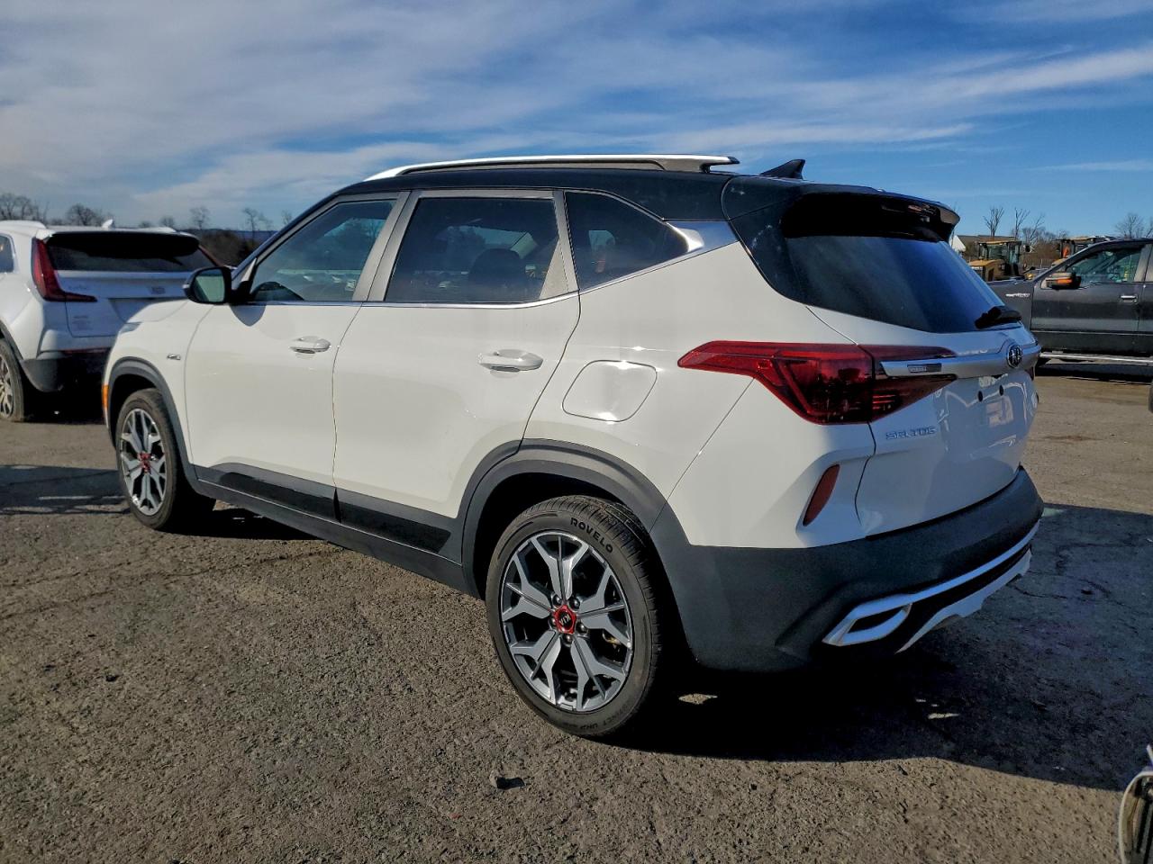 2021 KIA SELTOS S photo 2