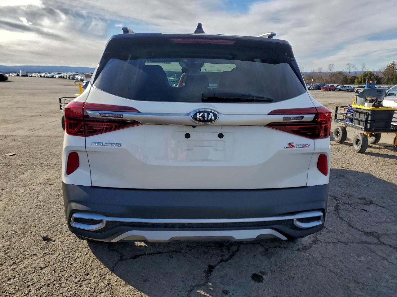 2021 KIA SELTOS S photo 6