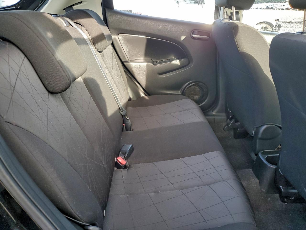 2011 MAZDA MAZDA2 photo 19
