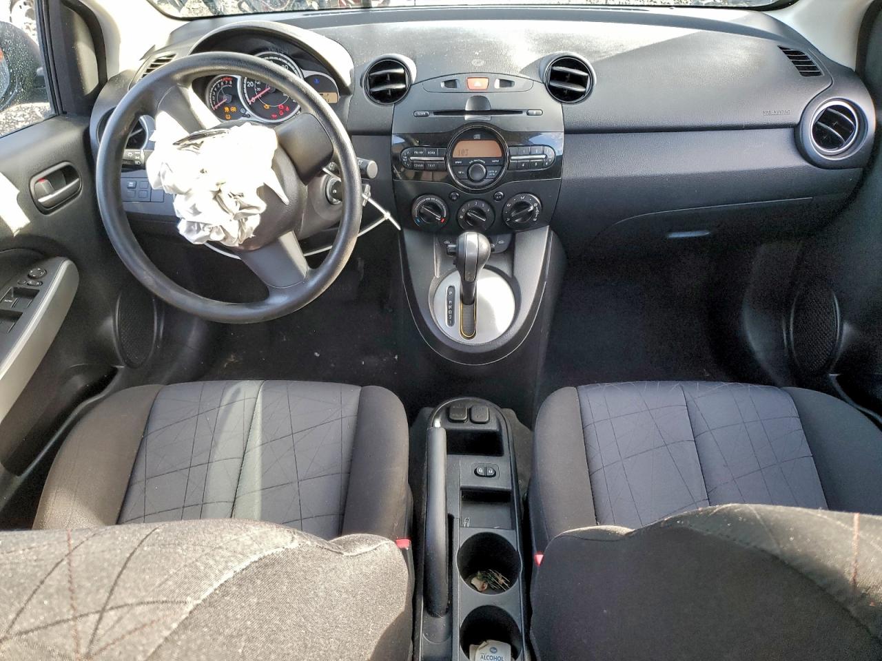 2011 MAZDA MAZDA2 photo 15