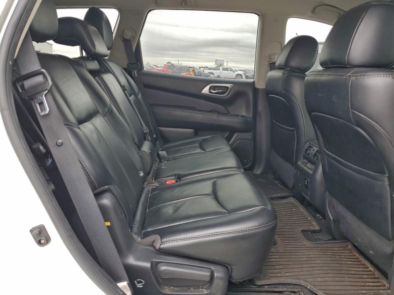 2017 NISSAN PATHFINDER S photo 11