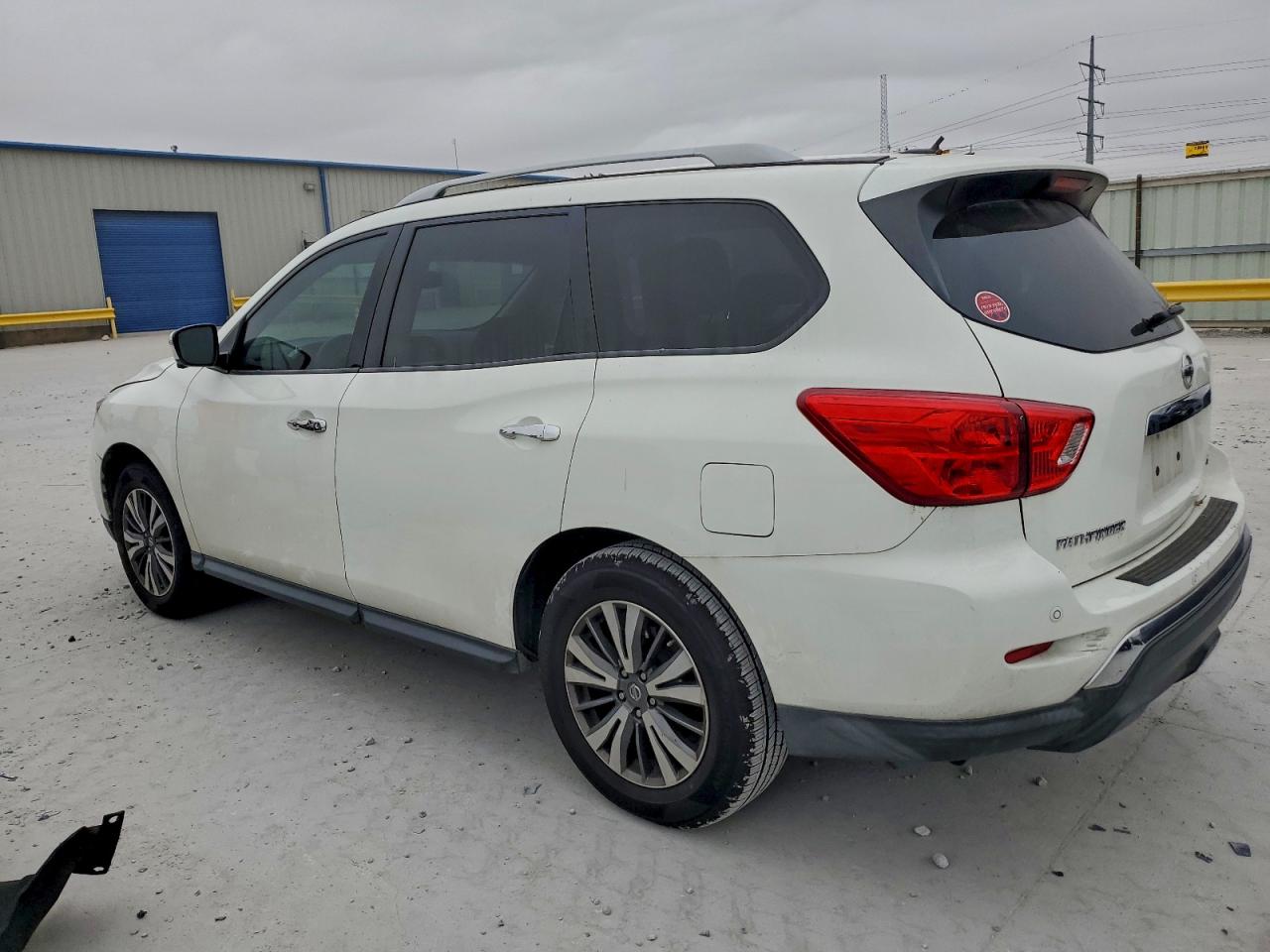 2017 NISSAN PATHFINDER S photo 2