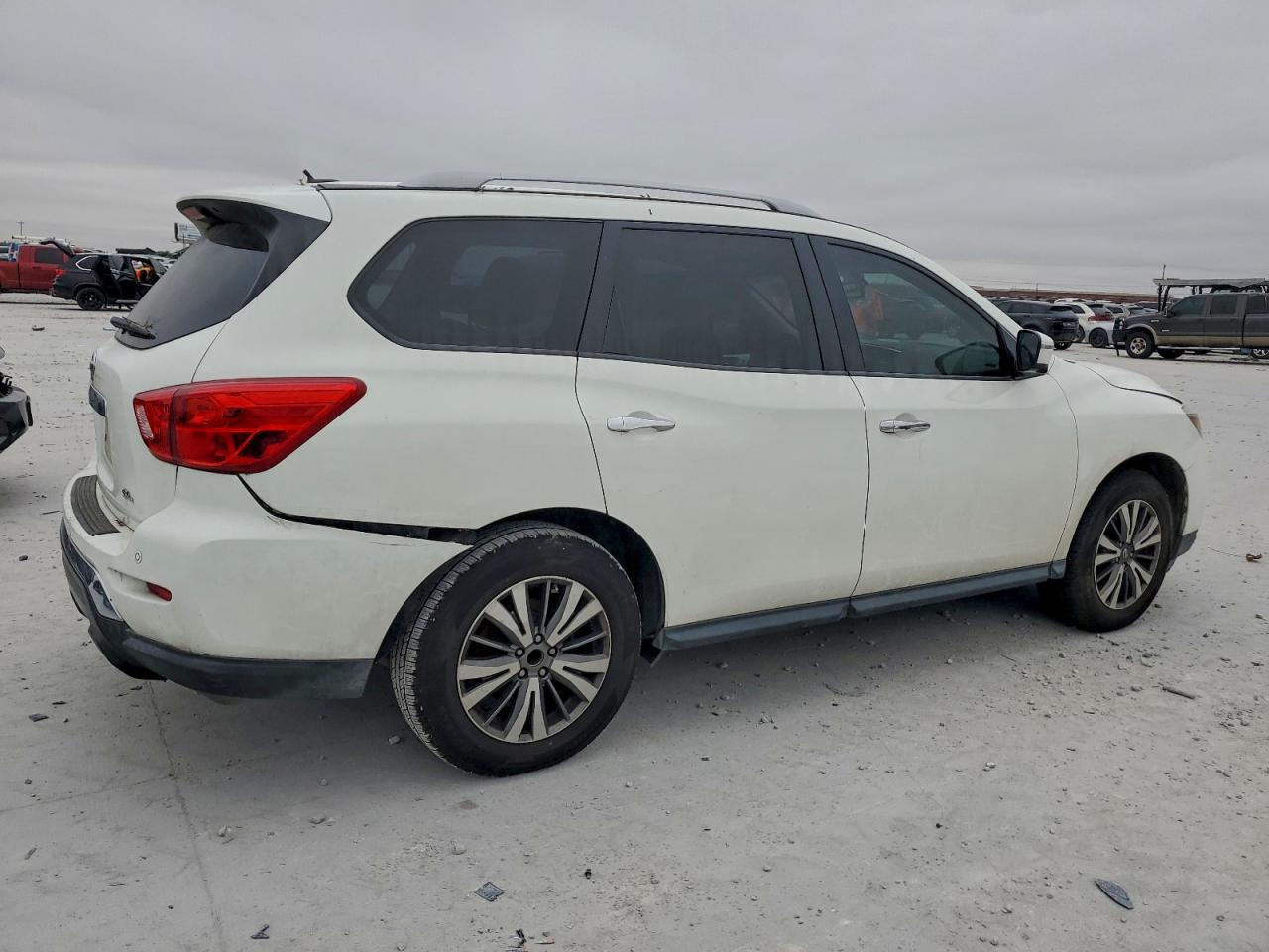 2017 NISSAN PATHFINDER S photo 3
