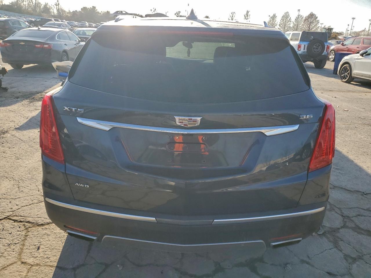 2018 CADILLAC XT5 PLATINUM photo 6