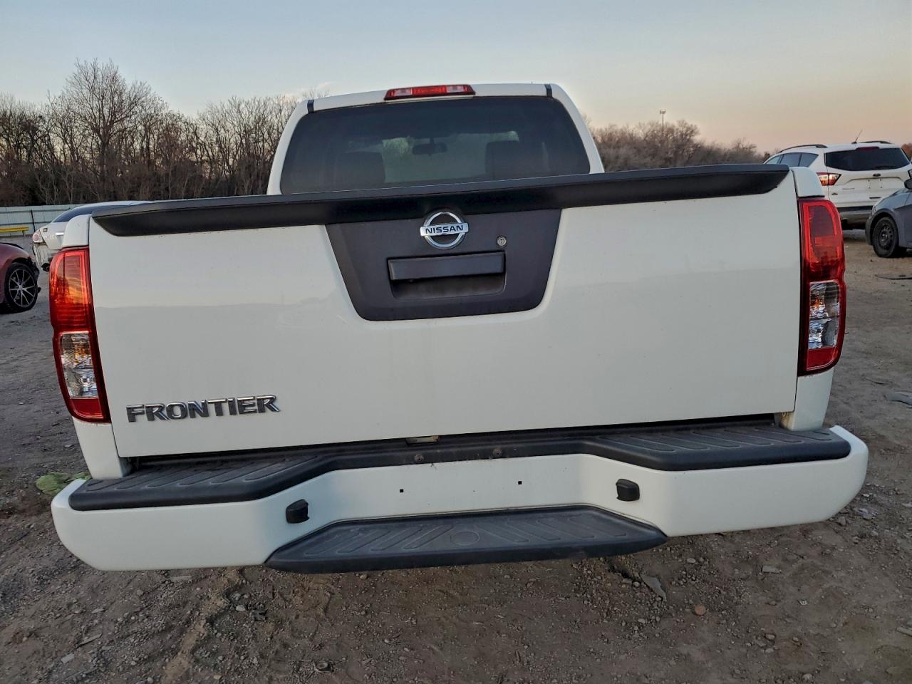 2018 NISSAN FRONTIER S photo 6
